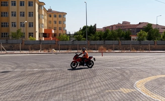 Sezer Sürücü Kurus | Motosiklet Ehliyeti (A1, A2 Sınıfları)